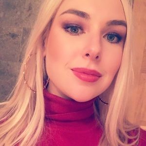 Meet your Posher, Selena